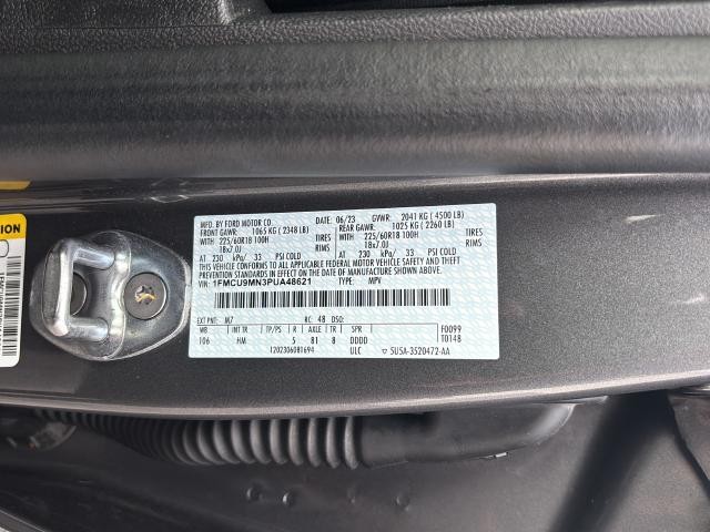 Ford Escape Vehicle Full-screen Gallery Image 33