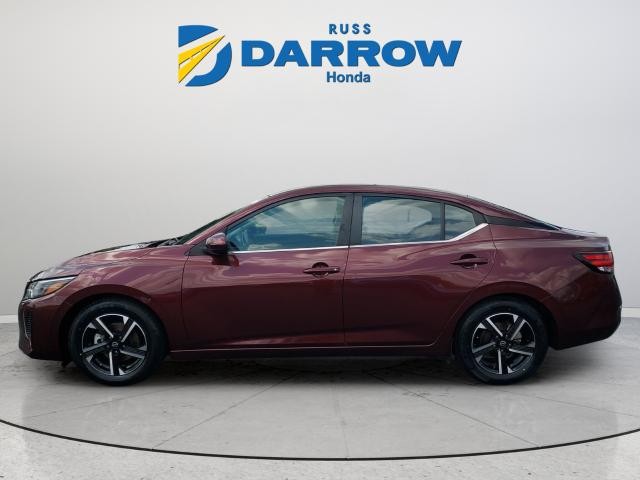 Nissan Sentra Vehicle Full-screen Gallery Image 2