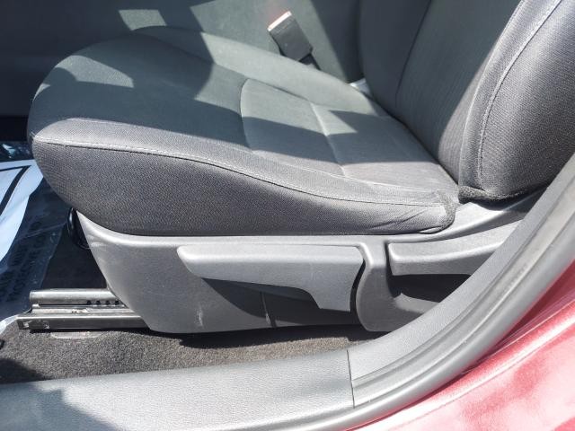 Nissan Sentra Vehicle Full-screen Gallery Image 10