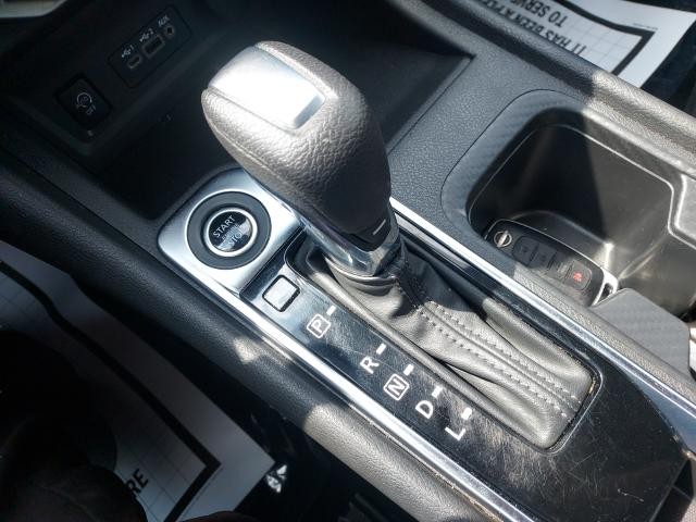 Nissan Sentra Vehicle Full-screen Gallery Image 11
