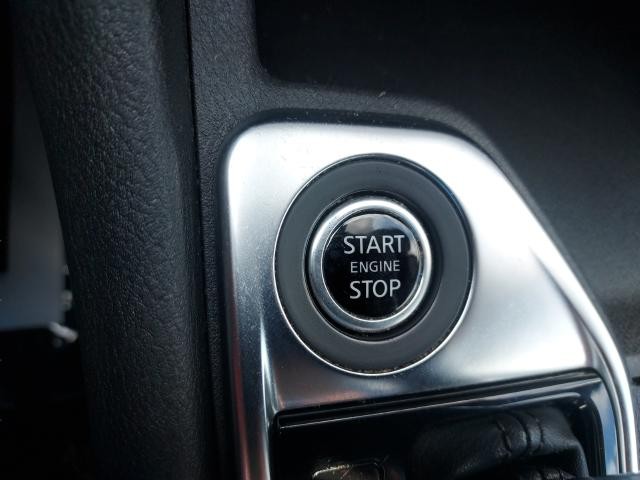Nissan Sentra Vehicle Full-screen Gallery Image 12