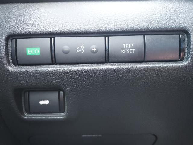 Nissan Sentra Vehicle Full-screen Gallery Image 19