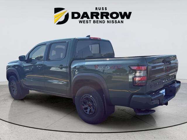 Nissan Frontier Vehicle Full-screen Gallery Image 3
