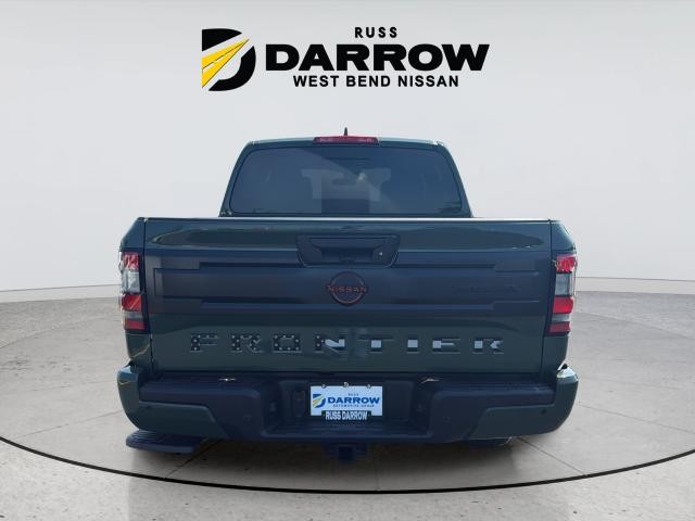 Nissan Frontier Vehicle Full-screen Gallery Image 4