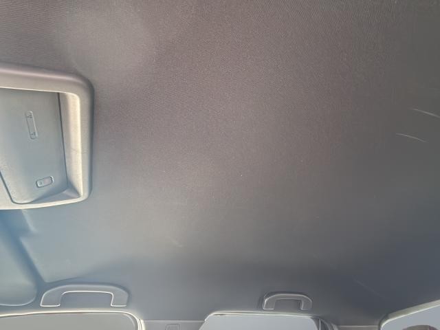 Nissan Frontier Vehicle Full-screen Gallery Image 19