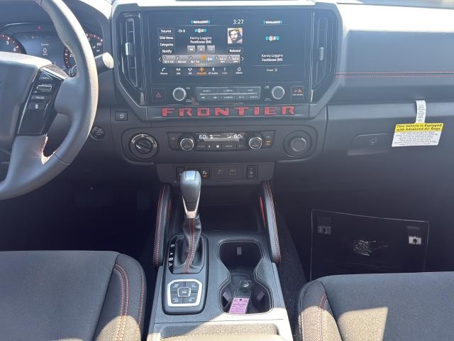 Nissan Frontier Vehicle Full-screen Gallery Image 20