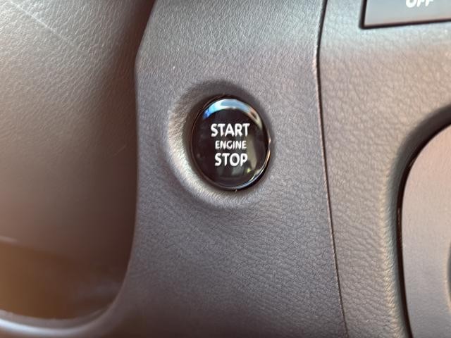 Nissan Frontier Vehicle Full-screen Gallery Image 30