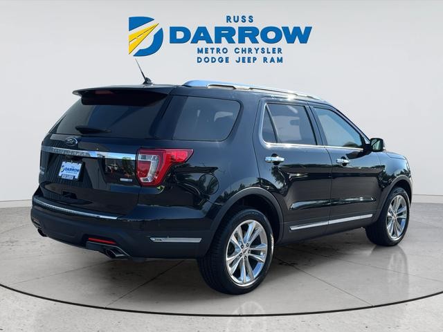 Ford Explorer Vehicle Full-screen Gallery Image 6