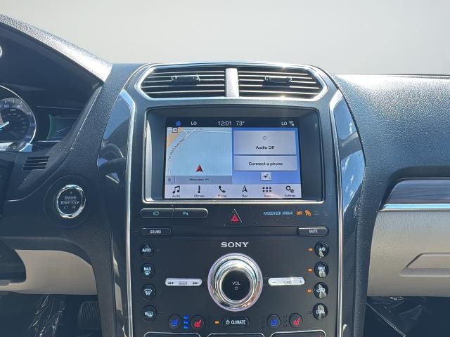 Ford Explorer Vehicle Full-screen Gallery Image 14