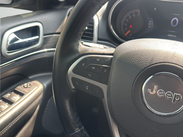 Jeep Grand Cherokee Vehicle Full-screen Gallery Image 12