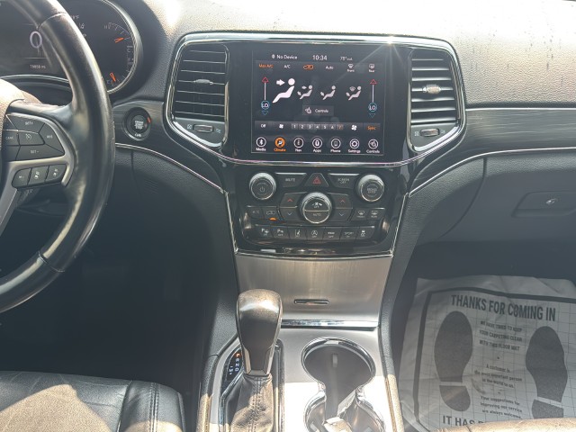 Jeep Grand Cherokee Vehicle Full-screen Gallery Image 16