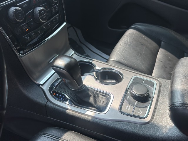 Jeep Grand Cherokee Vehicle Full-screen Gallery Image 18