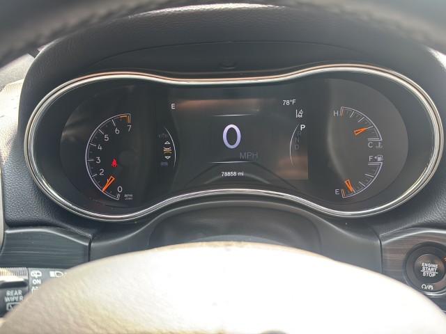 Jeep Grand Cherokee Vehicle Full-screen Gallery Image 19