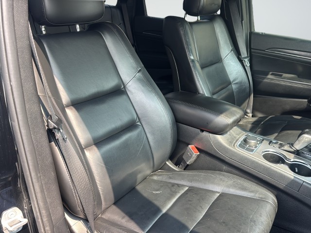 Jeep Grand Cherokee Vehicle Full-screen Gallery Image 22