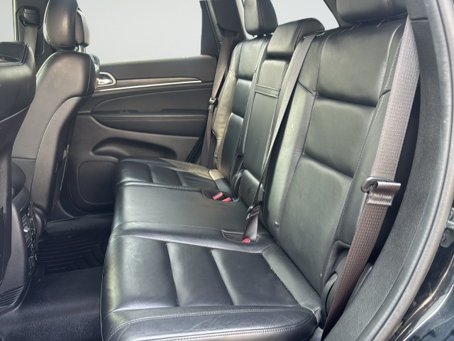 Jeep Grand Cherokee Vehicle Full-screen Gallery Image 23
