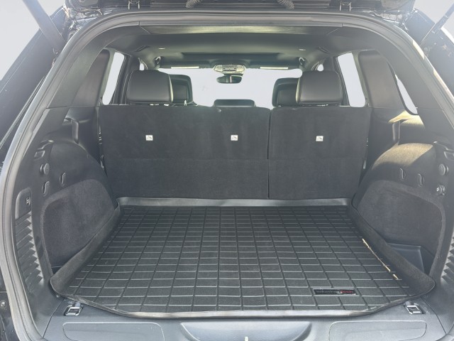 Jeep Grand Cherokee Vehicle Full-screen Gallery Image 26