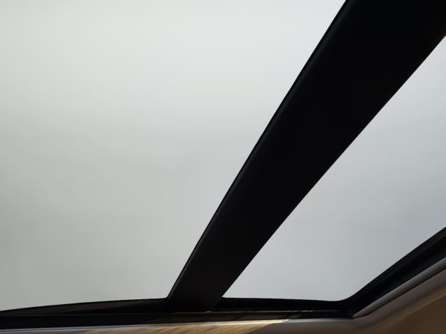 Nissan Rogue Vehicle Full-screen Gallery Image 19