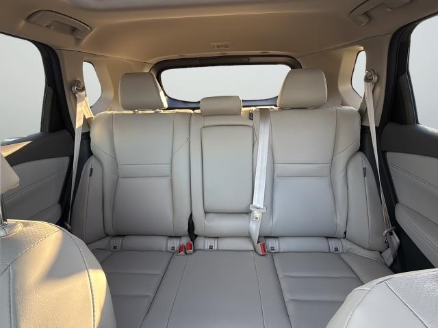 Nissan Rogue Vehicle Full-screen Gallery Image 40