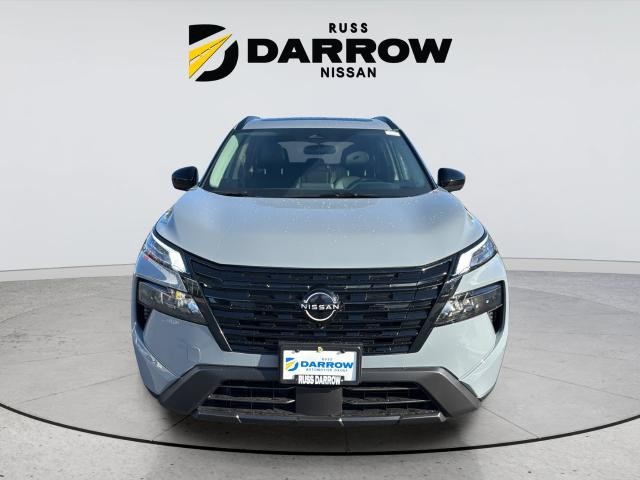 Nissan Rogue Vehicle Full-screen Gallery Image 8