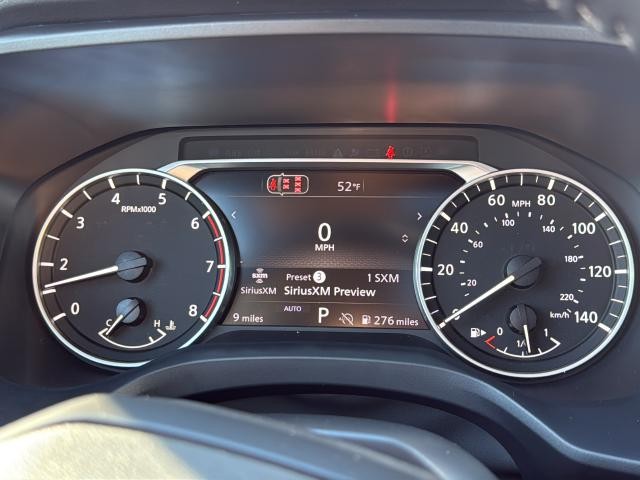 Nissan Rogue Vehicle Full-screen Gallery Image 23