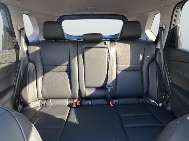 Nissan Rogue Vehicle Full-screen Gallery Image 34