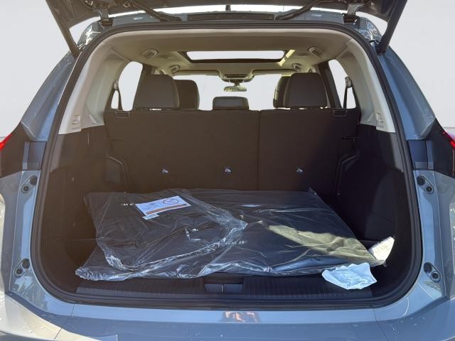 Nissan Rogue Vehicle Full-screen Gallery Image 35