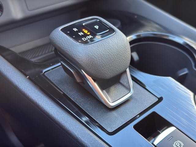 Nissan Rogue Vehicle Full-screen Gallery Image 37