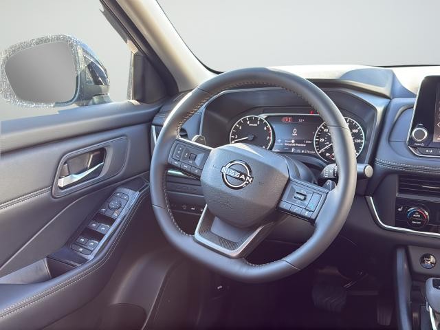 Nissan Rogue Vehicle Full-screen Gallery Image 38