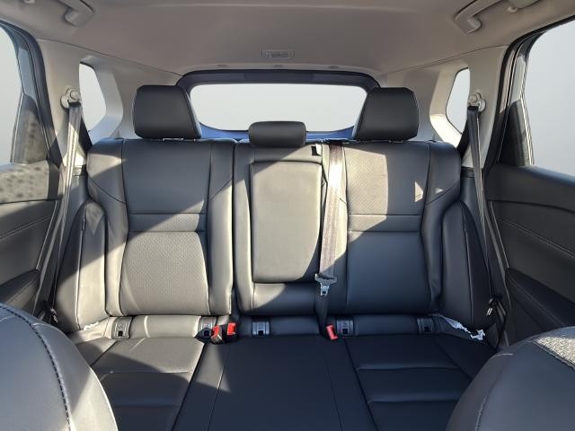 Nissan Rogue Vehicle Full-screen Gallery Image 40
