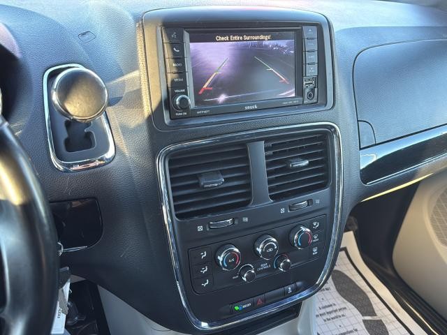 Dodge Grand Caravan Vehicle Full-screen Gallery Image 15