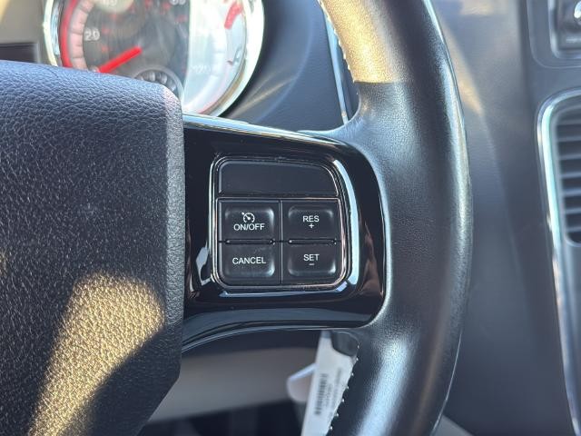 Dodge Grand Caravan Vehicle Full-screen Gallery Image 17