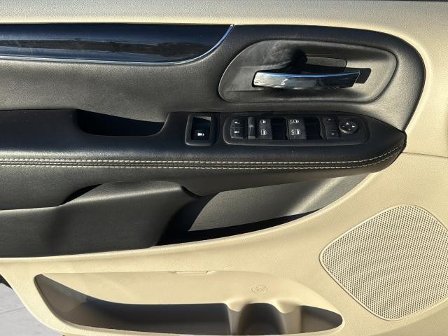Dodge Grand Caravan Vehicle Full-screen Gallery Image 24