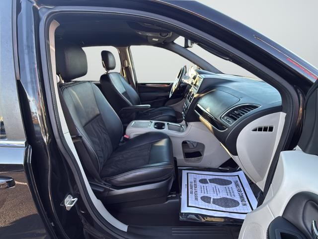 Dodge Grand Caravan Vehicle Full-screen Gallery Image 26