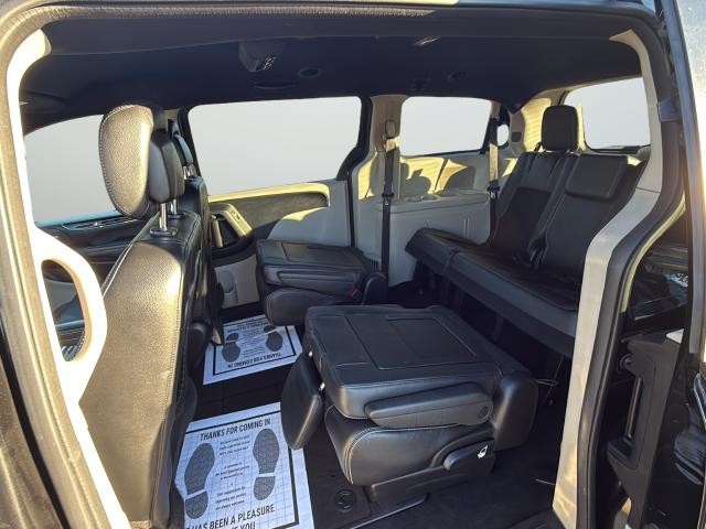 Dodge Grand Caravan Vehicle Full-screen Gallery Image 27