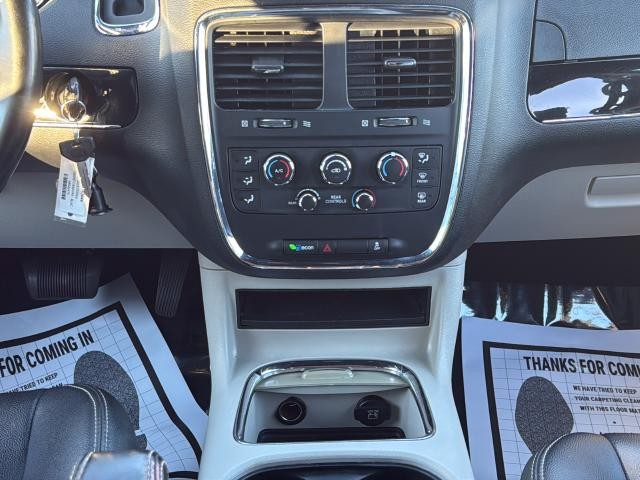 Dodge Grand Caravan Vehicle Full-screen Gallery Image 29