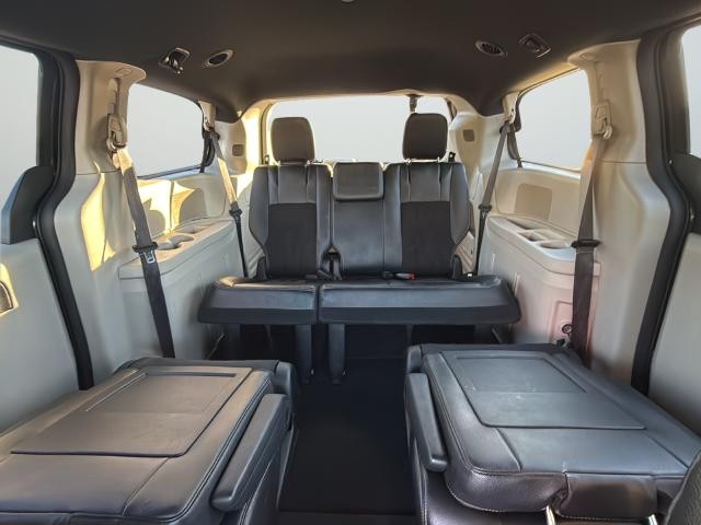 Dodge Grand Caravan Vehicle Full-screen Gallery Image 33