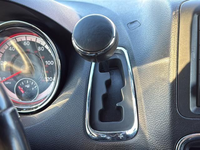 Dodge Grand Caravan Vehicle Full-screen Gallery Image 36