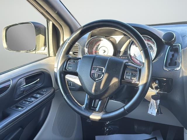 Dodge Grand Caravan Vehicle Full-screen Gallery Image 37