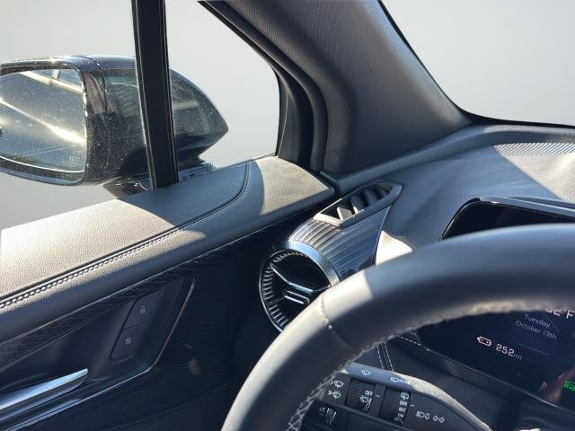 Chevrolet Blazer EV Vehicle Full-screen Gallery Image 30
