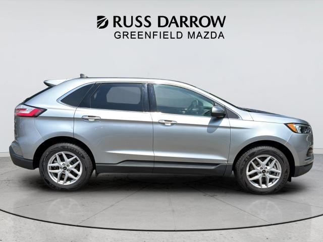 Ford Edge Vehicle Full-screen Gallery Image 6