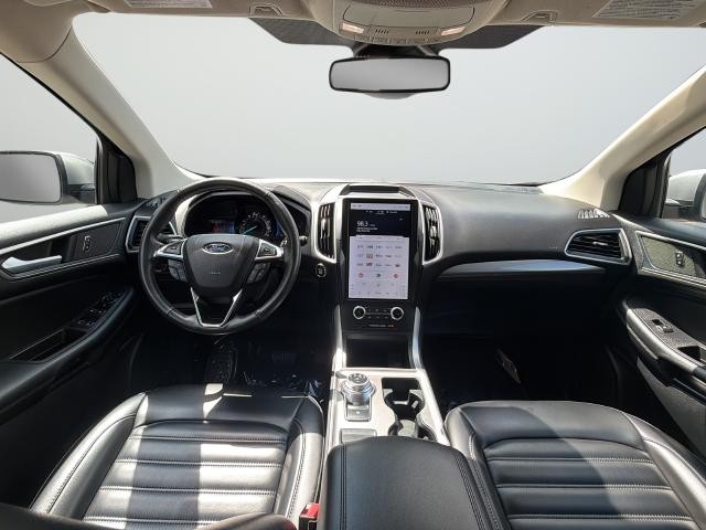 Ford Edge Vehicle Full-screen Gallery Image 9