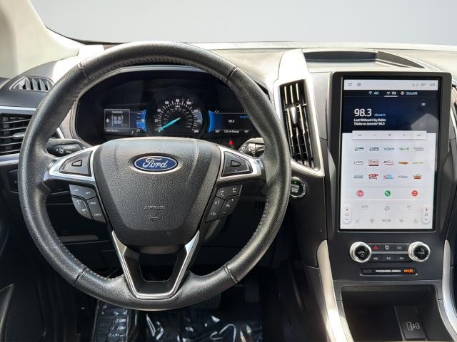 Ford Edge Vehicle Full-screen Gallery Image 11