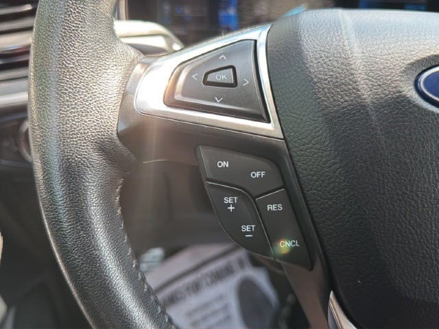 Ford Edge Vehicle Full-screen Gallery Image 16