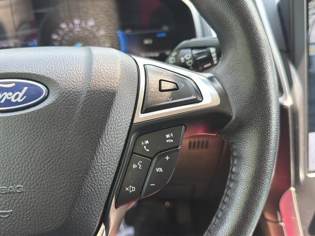 Ford Edge Vehicle Full-screen Gallery Image 17