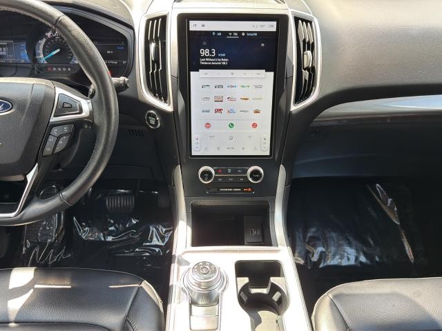 Ford Edge Vehicle Full-screen Gallery Image 19