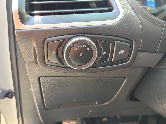 Ford Edge Vehicle Full-screen Gallery Image 21