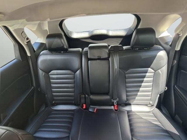 Ford Edge Vehicle Full-screen Gallery Image 22