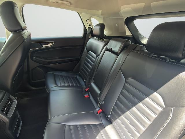 Ford Edge Vehicle Full-screen Gallery Image 30