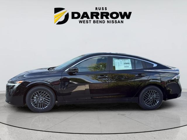 Nissan Sentra Vehicle Full-screen Gallery Image 2