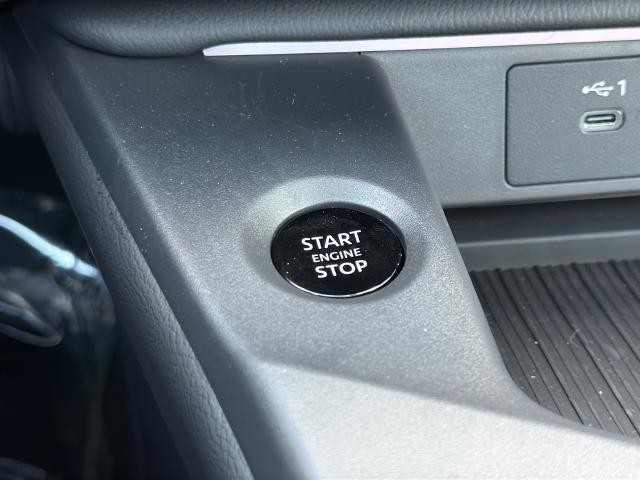 Nissan Sentra Vehicle Full-screen Gallery Image 13